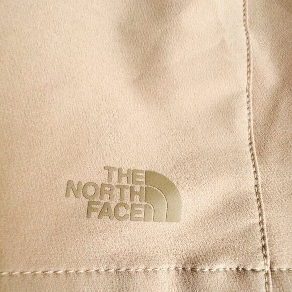 The North Face Women's Plus Bridgeway Shorts 18 - Picture 4 of 7
